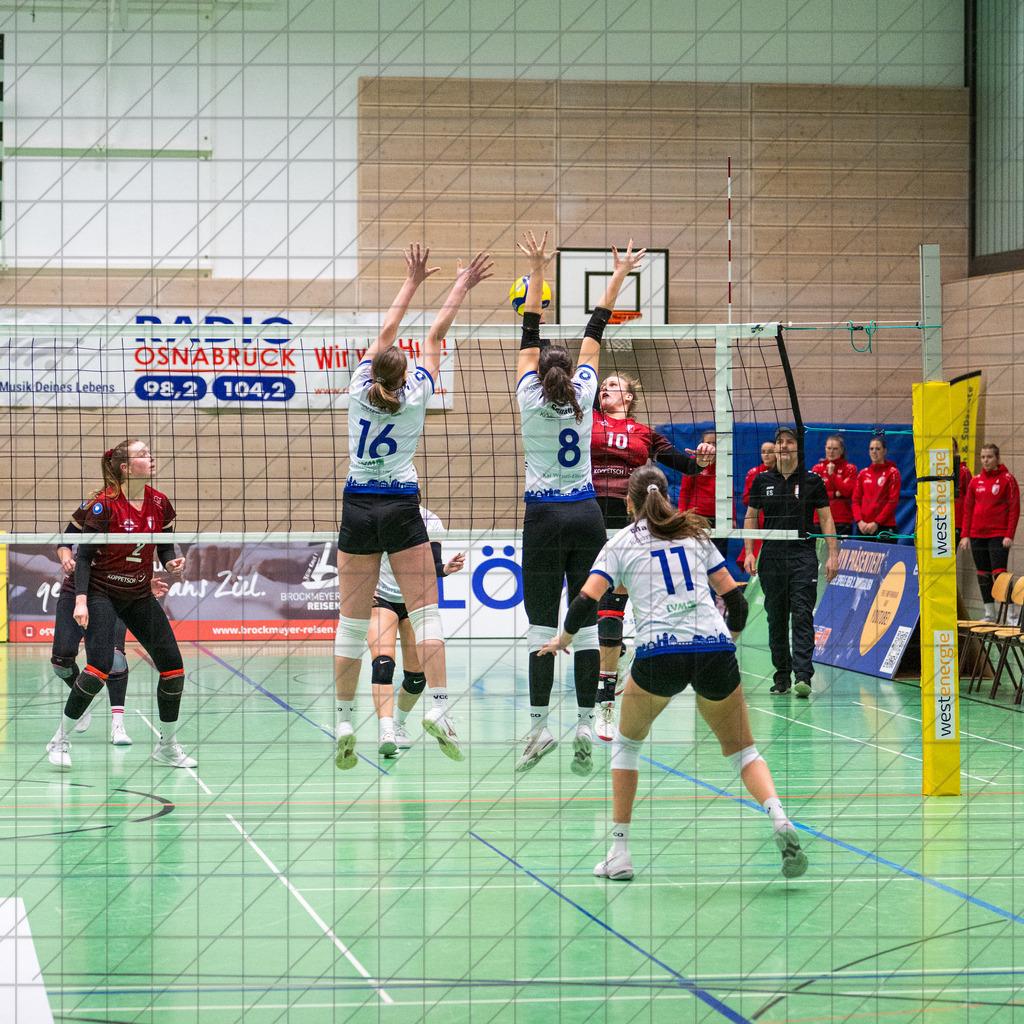 2. VBLF Nord 25/26 | Spiel 4065 | VC Osnabrück vs. TUSA City Girls Düsseldorf | TÖNSING Jolina (VC Osnabrück e.V. #16) und SENDNER Maya (VC Osnabrück e.V. #8) blocken gegen Ritter, Jana (TUSA City Girls Düsseldorf #10) //  10.01.26: 2. VBLF Nord 25/26 | Spiel 4065 | VC Osnabrück vs. TUSA City Girls Düsseldorf / Osnabrück / Deutschland  //   CREDIT:www.bullenfotos.de, Martin König, Hörner Weg 40, D-49078 Osnabrück, +4917663732967 // Nutzung und Weitergabe nur zu den vereinbarten Zwecken. Presseanfragen an Ersteller. Alle Rechte beim Ersteller. Honorierung nach MFM. - Realisiert mit Pictrs.com