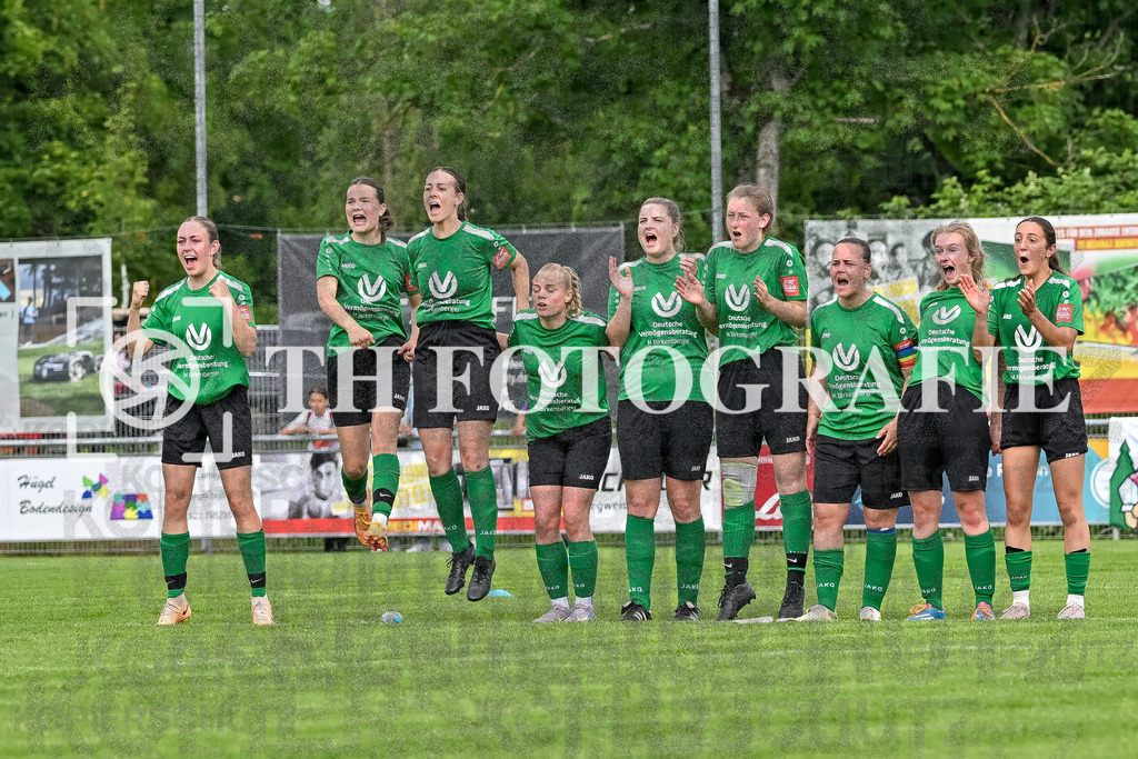 GER, FC Hauingen - SV Waldhaus, Frauen-Fussball, Rothaus Bezirkpokal, Finale, Saison 2024/2025, 29.05.2025 | Emotionen beim ElfmeterschiessenGER, FC Hauingen - SV Waldhaus, Frauen-Fussball, Rothaus Bezirkpokal, Finale, Saison 2024/2025, 29.05.2025Foto: TH Fotografie/Thomas Hess