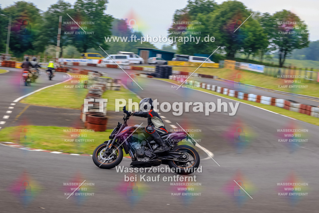 OBK-5616 | Hier findet Ihr Bilder von Touristenfahrten auf der Nürburgring Nordschleife oder von anderen Veranstaltungen die ich besucht habe. Viel Spass beim Durch Schauen 