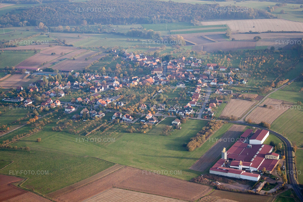 Aerial view: View of the town in Gœrsdorf in the state Bas-Rhin, France.Photo: IMG_54215.jpg taken on 10/21/2012 by Werner Riehm/FLY-FOTO.comResolution of the original: 4752 x 3168 px
