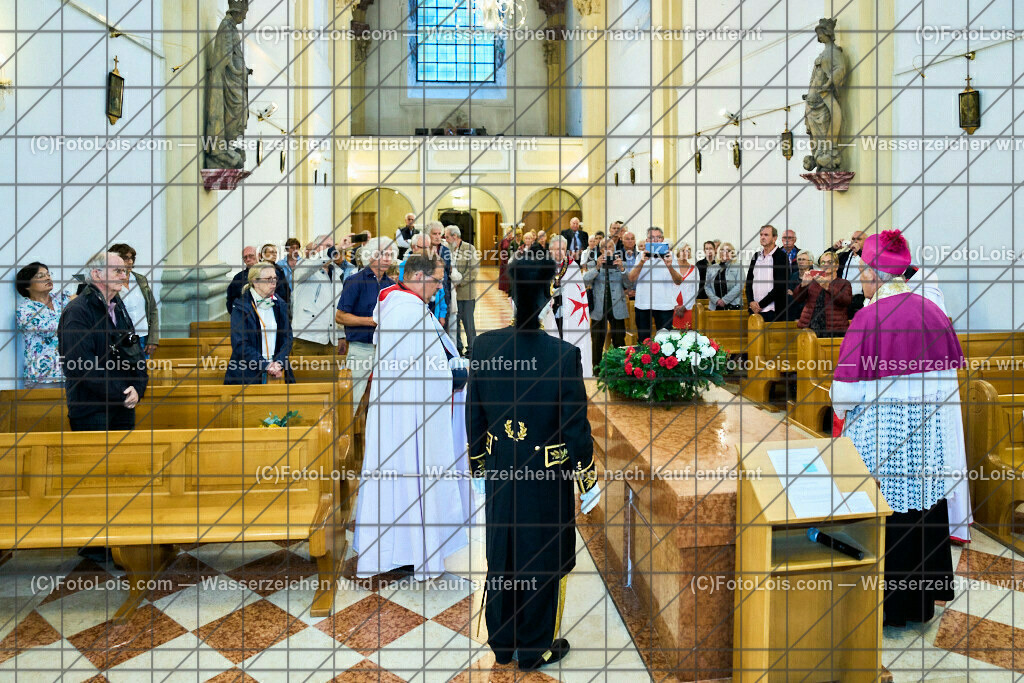 ALP3715_Jeanne de Ferrette_Kranzniederlegung_Johanna von Pfirt_Templer Orden | (C)FotoLois.com, Alois Spandl, 700stes Hochzeitsjubiläum - Albrecht II. mit Johanna von Pfirt in Thann (FR) im März 2024. Empfang des Organistionskommitees aus der Region Ferrette (Pfirt)/Thann aus dem Elsass mit Empfang durch die Stadtgemeinde und Bezirkshauptmannschaft Scheibbs im Schloss Scheibbs und anschließender Kranzniederlegung in der Kartausenkirche über der Krypta des Gründerehepaares durch Mitglieder des Templer Ordens im Beisein von Mitgliedern der Goldhaubengruppen, Fr 22. September 2023.