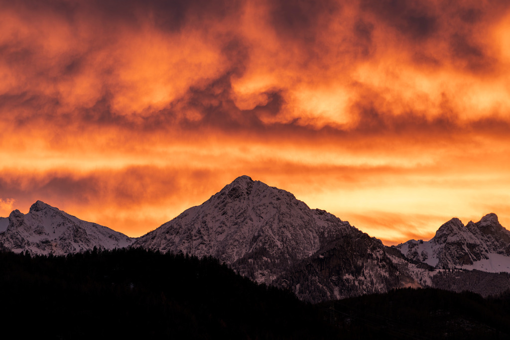 Allgäu Wandbild - Abendrot über dem Rossberg bei Pfronten | Michael Helmer - Allgäu Bilder auf Leinwand bestellen