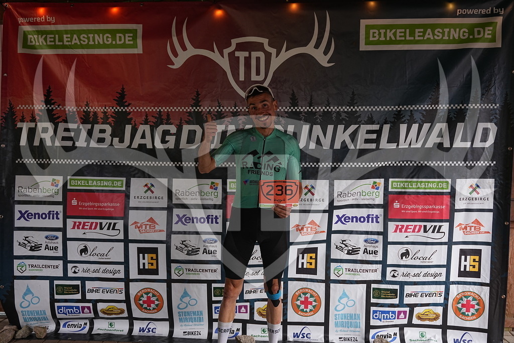 A1_09490 | Fotogalerie der Treibjagd im Dunkelwald - Dein MTB Etappenrennen im Erzgebirge - Realisiert mit Pictrs.com