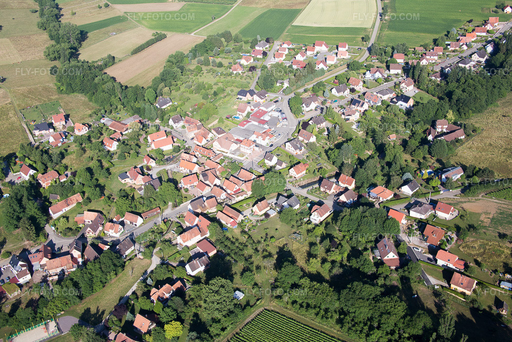Aerial view: View of the town in Oberhoffen-lès-Wissembourg in the state Bas-Rhin, France.Photo: IMG_083001.jpg taken on 06/26/2015 by Werner Riehm/FLY-FOTO.comResolution of the original: 5472 x 3648 px