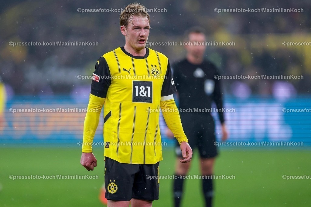 BVB10012502322 | 10.01.2025, Fußball, Borussia Dortmund - Bayer 04 Leverkusen, 1. Fußball Bundesliga, 16. Spieltag, Signal Iduna Park, Saison 2024 2025: Julian Brandt (BVB #10)DFB regulations prohibit any use of photographs as image sequences and or quasi-video.