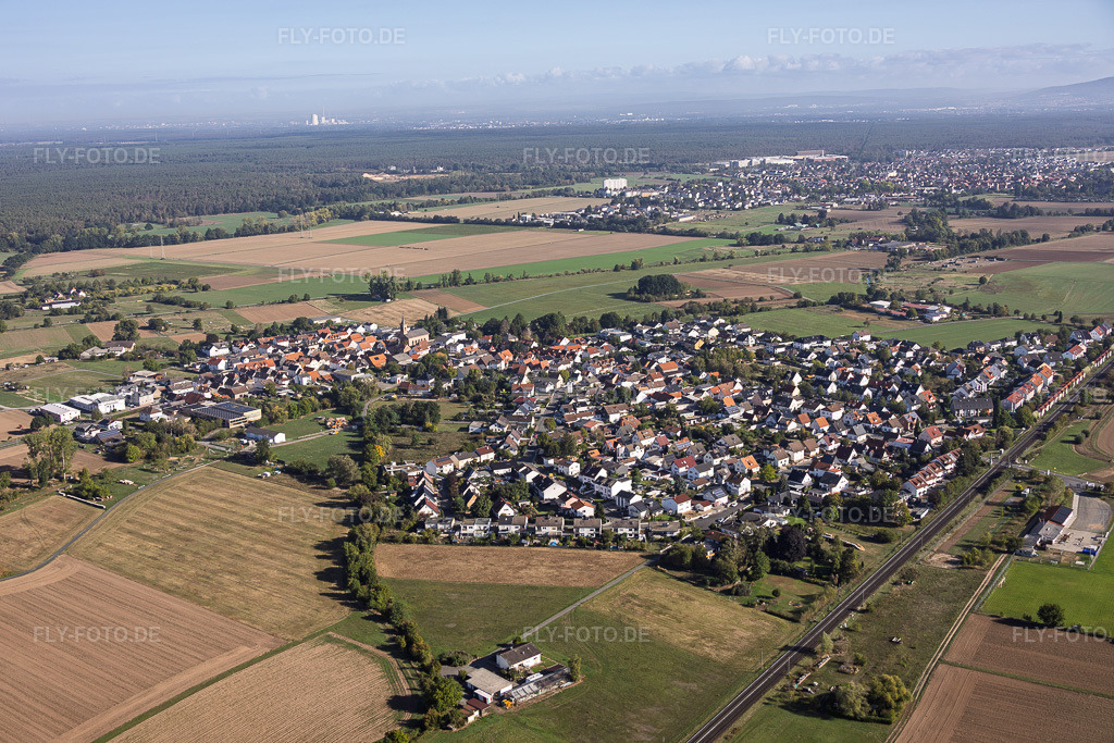 Luftbild: Ortsansicht von Südwesten im Ortsteil Sickenhofen in Babenhausen im Bundesland Hessen in Deutschland. – Foto: IMG_158983.jpg vom 22.09.2026 durch Werner Riehm/FLY-FOTO.de – Auflösung des Originals: 6000 x 4000 px