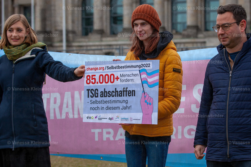  Trans Day Of Visibility Kundgebung 2022 in Berlin | Vanessa Kleinwächter - Realisiert mit Pictrs.com