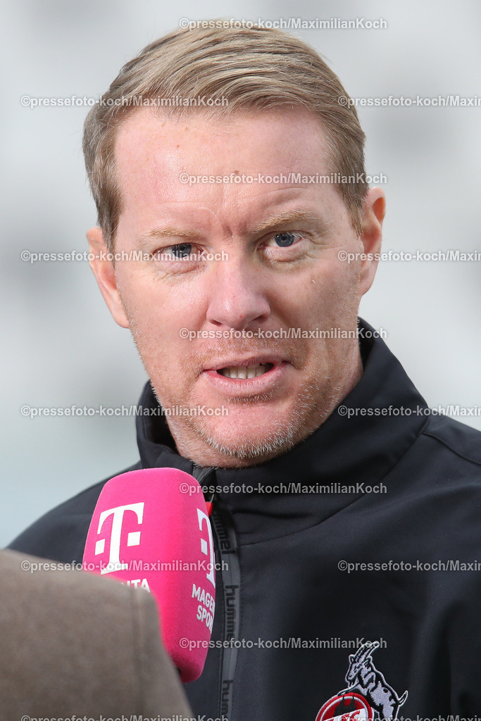 RWE06012402081 | 06.01.2024, Essen, Fußball, Herren, Stadion an der Hafenstraße, Testspiel, Rot-Weiss Essen – 1. FC Köln:  Der neue Cheftrainer Timo Schultz (1.FC Köln) bei seinem ersten Spiel für den Kölner FC. 
DFB regulations prohibit any use of photographs as image sequences and or quasi-video.