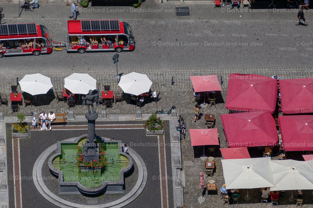4031539 | Neptunbrunnen LINDAU (BODENSEE) 12.06.2020 Altstadtbereich und Innenstadtzentrum am Marktplatz in Lindau (Bodensee) am Bodensee im Bundesland Bayern, Deutschland. // Old Town area and city center in Lindau (Bodensee) at Bodensee in the state Bavaria, Germany. Foto: Gerhard Launer