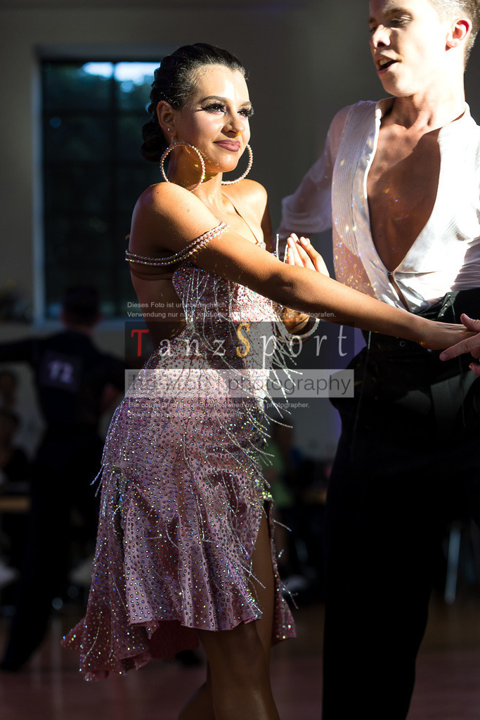 20240615_DM-Jun2-Kombi_11772 | Tanzsportbilder, Standardtanz, Lateintanz, WDSF, DTV, LTVB, dancecomp, goc, hessen tanzt, blaues band der spree, walzer, tango, wiener walzer, slowfox, quickstepp, samba, rumba, cha-cha-cha, paso doble. jive, hd-kroft photography, turniertanzsport