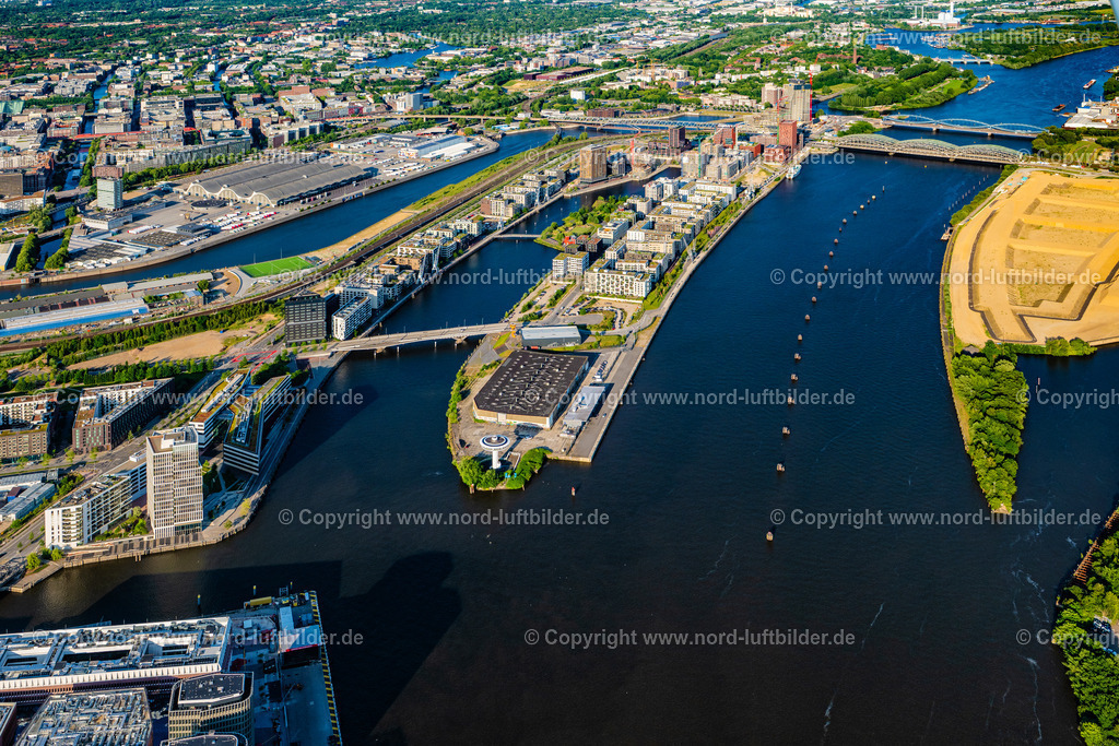 Hamburg_Baakenhafen_Elbtower_Elbbrücken_Hafencity_ELS_8071160625 | HAMBURG 16.06.2025 Baustellen für Wohn- und Geschäftshäuser im Baakenhafen entlang der der Baakenallee in der HafenCity in Hamburg, Deutschland. Weiterführende Informationen bei: AUG. PRIEN Bauunternehmung (GmbH & Co. KG),  BVE Bauverein der Elbgemeinden eG,  Baugenossenschaft Hamburger Wohnen eG,  Johann Daniel Lawaetz-Stiftung,  Richard Ditting GmbH & Co. KG,  bof architekten,  florian krieger - architektur und städtebau gmbh. // Construction sites for residential and commercial buildings in the Baakenhafen along the Baakenallee in HafenCity in Hamburg, Germany. Further information at: AUG. PRIEN Bauunternehmung (GmbH & Co. KG),  BVE Bauverein der Elbgemeinden eG,  Baugenossenschaft Hamburger Wohnen eG,  Johann Daniel Lawaetz-Stiftung,  Richard Ditting GmbH & Co. KG,  bof architekten,  florian krieger - architektur und staedtebau gmbh. Foto: Martin Elsen