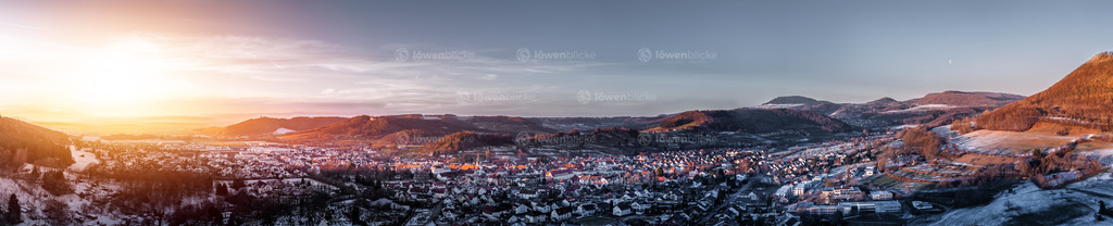 Donzdorf an einem eisig kalten Winternachmittag | löwenblicke | shop