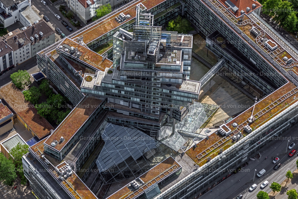 4031000 | HANNOVER 02.06.2020 Banken- Verwaltungsgebäude des Finanzdienstleistungs- Unternehmens der NORD/LB Norddeutsche Landesbank Girozentrale am Friedrichswall im Ortsteil Südstadt-Bult in Hannover im Bundesland Niedersachsen, Deutschland. Erbaut nach dem Entwurf der Behnisch Architekten. // Banking administration building of the financial services company of NORD/LB Norddeutsche Landesbank Girozentrale on Friedrichswall in the district Suedstadt-Bult in Hannover in the state Lower Saxony, Germany. Foto: Gerhard Launer