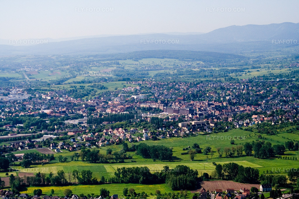 Aerial view: Saverne, Monswiller from the north in Monswiller in the state Bas-Rhin, France.Photo: IMG_10896.jpg taken on 05/12/2008 by Werner Riehm/FLY-FOTO.comResolution of the original: 3456 x 2304 px