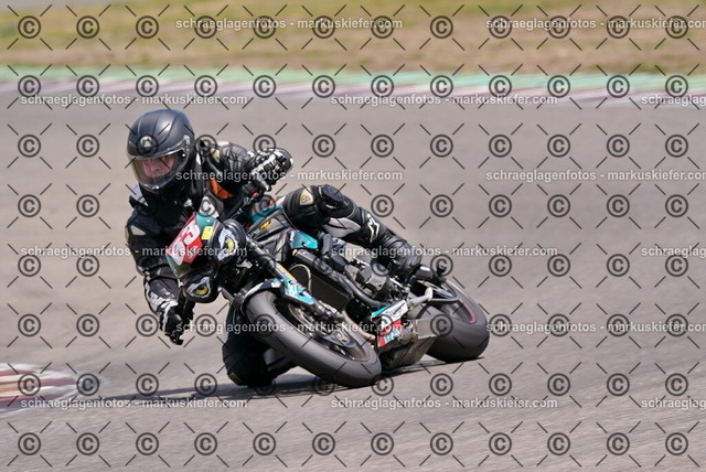 26bt05-1377 | markuskiefer.com - Realisiert mit Pictrs.com