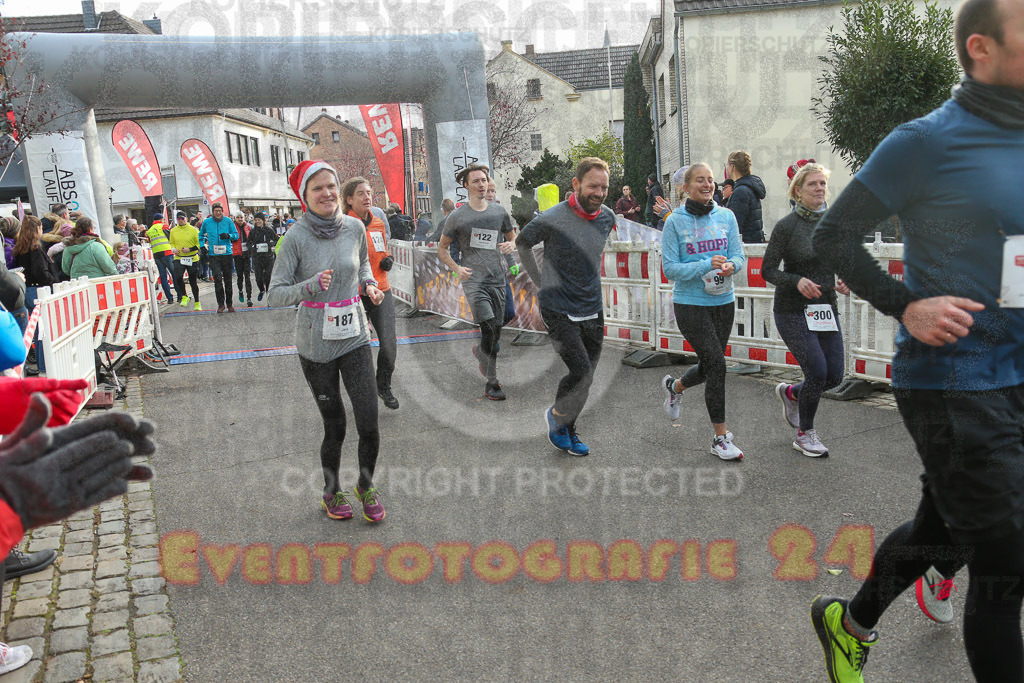 221127_1129_EX1_1735 | Sportfotografie im Rhein-Sieg Kreis, Köln, Bonn, NRW, Rheinland Pfalz, Hessen, etc. Unser Tätigkeitsfeld umfasst den Laufsport vom Volkslauf über den Marathon, Duathlon, Triathon bis zum Ultralauf wie Kölnpfad Ultra oder Schindertrail.