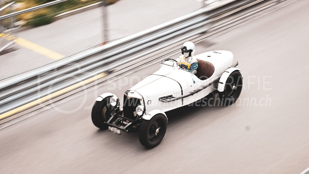 19. Arosa ClassicCar 2023 - 1. September 2023 | 19. Arosa ClassicCar 2023
Arosa, Schweiz
Messerli Bruno aus Rümligen mit der Startnummer 116 in einem Riley Sprite, Jahrgang 1336, in der Klasse Alpine Performance.
@arosaclassiccar, @arosa.official, #arosaclassiccar, #arosa, #76curves, #classiccar
Bild: Sportfotografie Markus Aeschimann | www.markus-aeschimann.ch - Realisiert mit Pictrs.com
