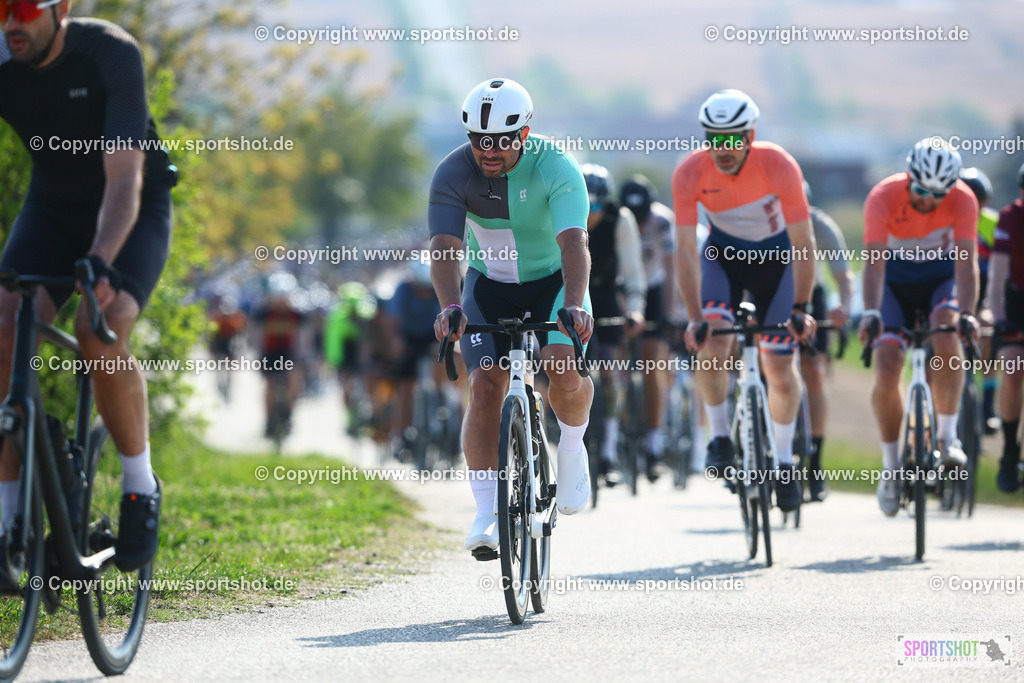 193_TRA55344 | Neusiedlersee Radmarathon 2026@sportshot_your_pictrs #yourpictures#roadtowm2029 #nrm #neusiedlerseeradmarathon #neusiedlersee #neusiedlerseetourismus #burgenland #mörbisch #nrm26 #burgenlandtourismus #voglundco #poweredbyburgenlandtourismus #radsport #rad #marathon #ucigranfondo #visitburgenland #ucigranfondoworldseries