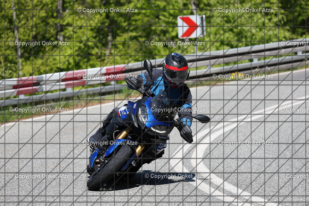 IMG_9721 | Fotograf am Kyffhäuser. Onkel Atze. Kyffhäuser Rennstrecke. Café36. Motorsportfotografie. - Realisiert mit Pictrs.com