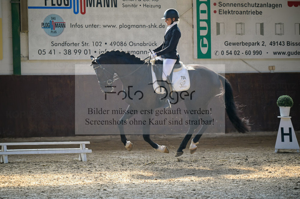 Reitturnier Voxtrup | Entdecke hochwertige Reitturnierfotos von Foto Oger. Professionell, emotional und authentisch – jetzt Lieblingsmomente im Shop bestellen.Deutschlandweite Turnierfotografie. - Realisiert mit Pictrs.com