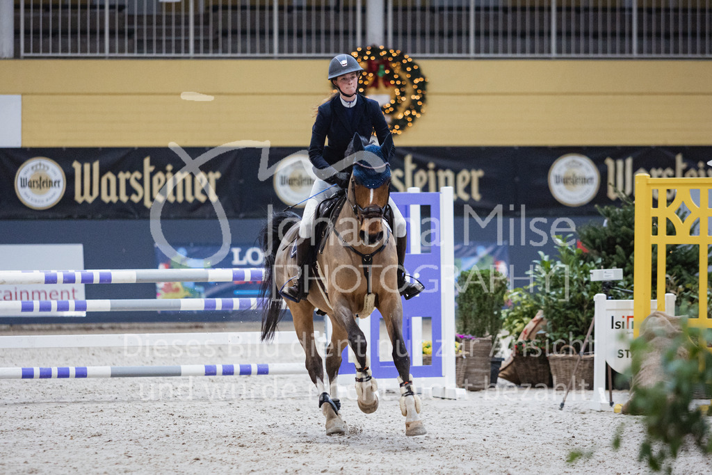 221217_Warstein_Stil-L-108 | Deine schönsten Turniermomente als professionelle Fotos! Entdecke hochwertige Pferdesport-Fotografie im Online-Shop. Jetzt Fotos finden & bestellen!