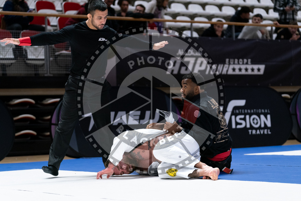 20241012PBB4440 | Athletes compete during the AJP Tour Europe Continental Jiu-Jitsu Professional Championship on October 12, 2024 in Almere near Amsterdam, Netherlands. © Chiara Dazi / photoblackbelt