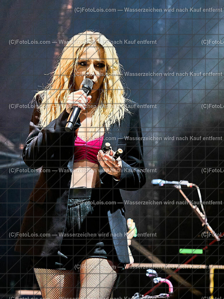 ALP8455_NASCHENWENG_Hollenstein | (C)FotoLois.com, Alois Spandl, Melissa NASCHENWENG auf BERGBAUERNTOUR beim KÖNIGSBERG OPEN AIR in Hollenstein, Sa 2. September 2023.