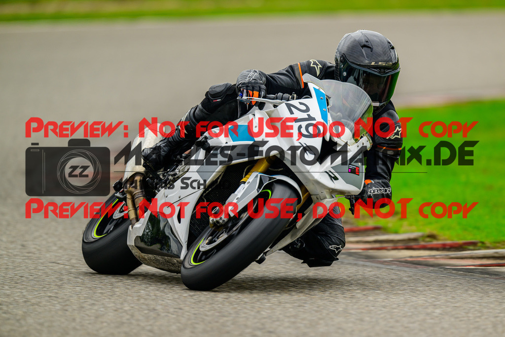 MaZZes_Fotomatrix_20241002_6007705_0204 | ROT