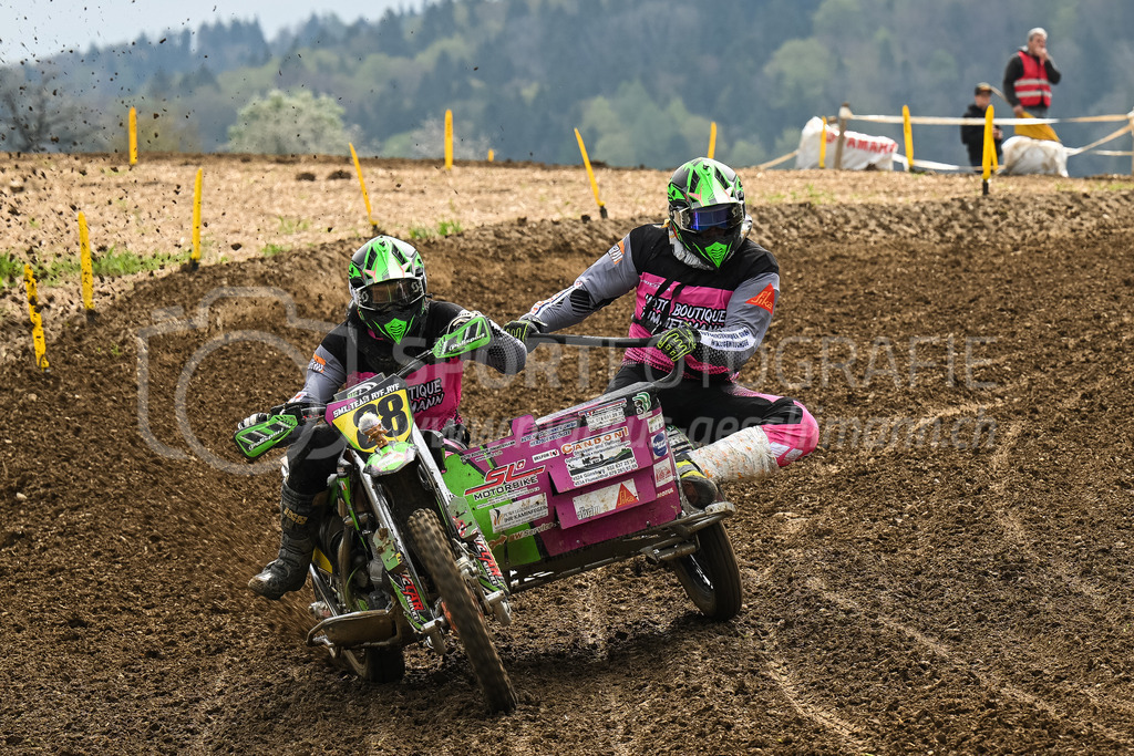 Motocross Schlatt bei Winterthur - 30. April 2023 | #88 Ryf Michael / Ryf Raphael aus Oeschenbach (CH) auf Vmc Zabel in der Kategorie Seitenwagen am Motocross Schlatt bei Winterthur, 30. April 2023. 
Instagram: @mx_schlatt | @mc_wila | @sam_schweiz
Bild: Sportfotografie Markus Aeschimann | www.markus-aeschimann.ch - Realisiert mit Pictrs.com