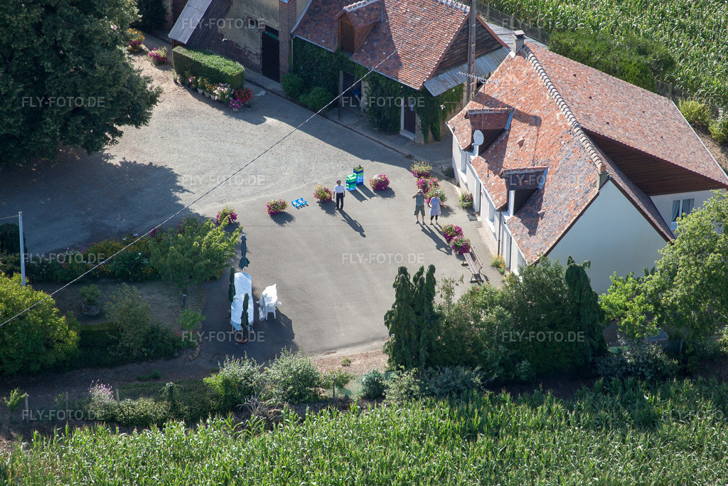 Luftbild: Coudrecieux, La Petite Franchaise (Apiculteur) in Coudrecieux im Bundesland Sarthe in Frankreich. Foto: IMG_20170.jpg vom 31.07.2009 durch Werner Riehm/FLY-FOTO.de