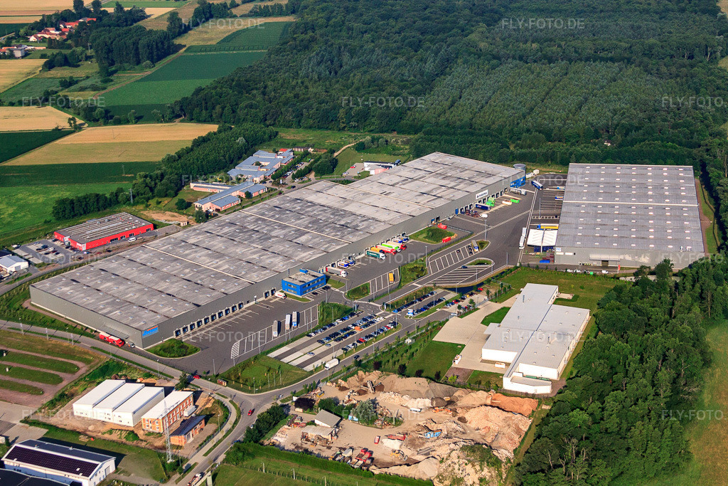 Luftbild: Industriegebiet Horst, Zufall Logistikcenter im Ortsteil Minderslachen in Kandel im Bundesland Rheinland-Pfalz in Deutschland. Foto: IMG_50934.jpg vom 04.07.2012 durch Werner Riehm/FLY-FOTO.de