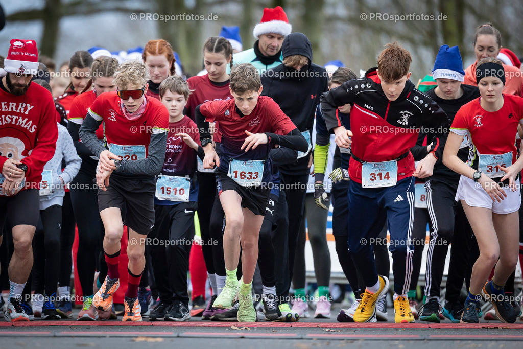 Bonner Nikolauslauf in Bonn, 08.12.2024 | Impressionen vom Bonner Nikolauslauf am 08.12.2024 in Bonn (Freizeitpark Rheinaue). Foto: BEAUTIFUL SPORTS/Axel Kohring