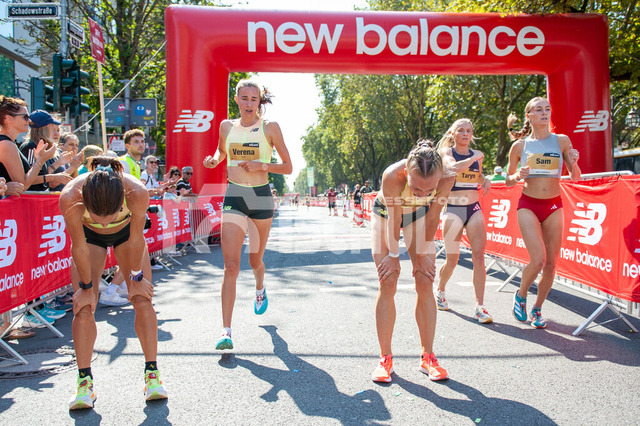 20240901_NSZ_9631 | ZieleinlaufDEU, Düsseldorf, 01.09.2024 Kö-Meile  - Realisiert mit Pictrs.com