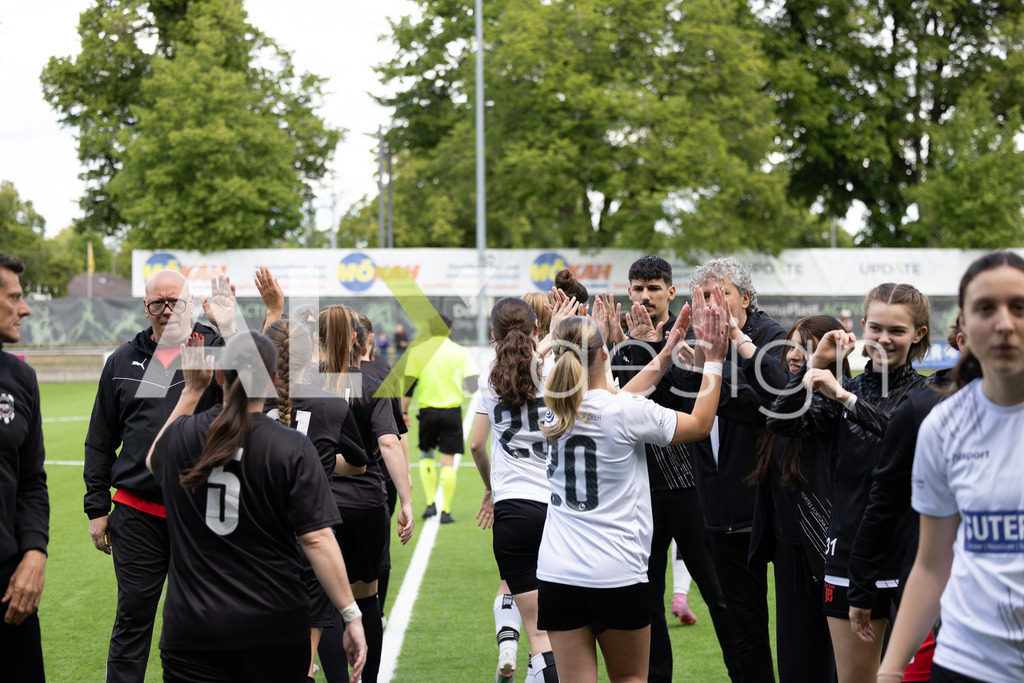 Fußball I Frauen I Saison 2025-2026 I Frauen 3. Liga | FVRZ Gruppe 2 | 18. Spieltag I Spielvereinigung Schaffhausen Damen 1 - Team Furttal Zürich I 17.05.2026 | Hochwertige Sportfotos kaufen & lizenzieren für Medien, Vereine, Agenturen & Sportler:innen. Entdecke professionelle Sportfotografie im Bildshop von Alexander Franzen. - Realisiert mit Pictrs.com