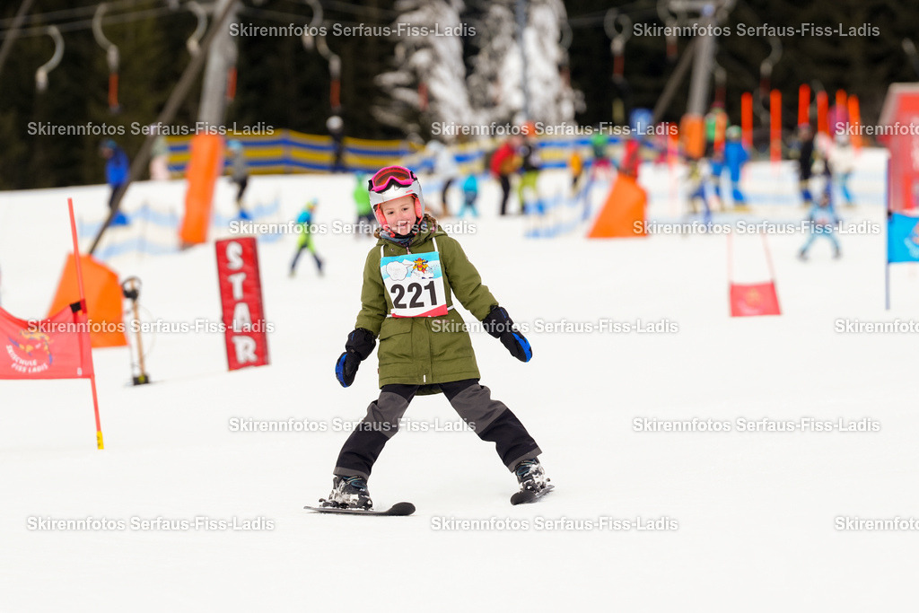 SRF_02.01.2026_0288 | Skirennfotos,Serfaus,Fiss,Ladis,Kinderskirennen,Winter,Tirol,Oberland,skirace,SFL,feelfree,weil wir's genießen,ski,Ski,skifahren,Sonnenplateau, - Realisiert mit Pictrs.com