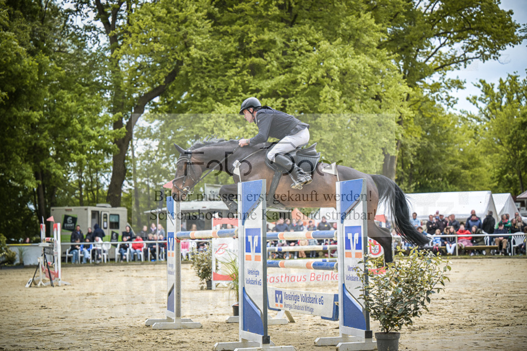 DOS_9407 | Entdecke hochwertige Reitturnierfotos von Foto Oger. Professionell, emotional und authentisch – jetzt Lieblingsmomente im Shop bestellen.Deutschlandweite Turnierfotografie. - Realisiert mit Pictrs.com