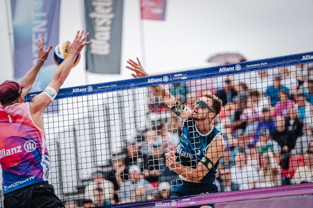 Beachvolleyball | Männer | Allianz German Beach Tour 2024 | Tourstop Kühlungsborn 2 | 18.08.2024 | Jonas Sagstetter beim Angriff