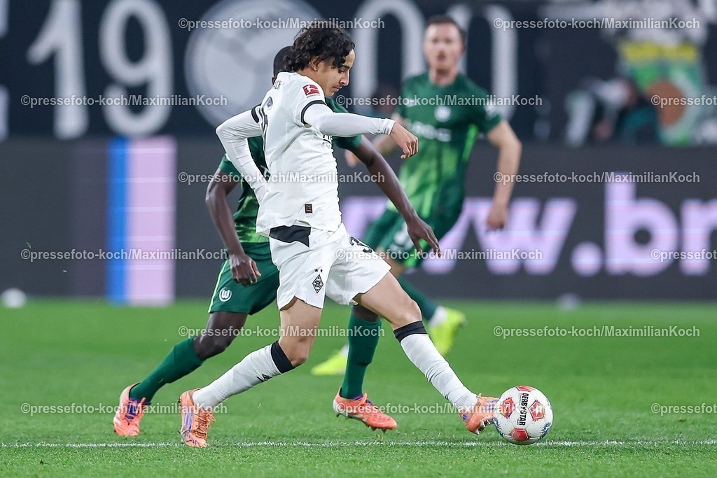 BMG13122501060 | 13.12.2025, Fußball, Borussia Mönchengladbach - VfL Wolfsburg, 1. Fußball Bundesliga, 14.Spieltag, Borussia-Park, Saison 2025 2026: Wael Mohya (Borussia Mönchengladbach #36) DFB regulations prohibit any use of photographs as image sequences and or quasi-video.