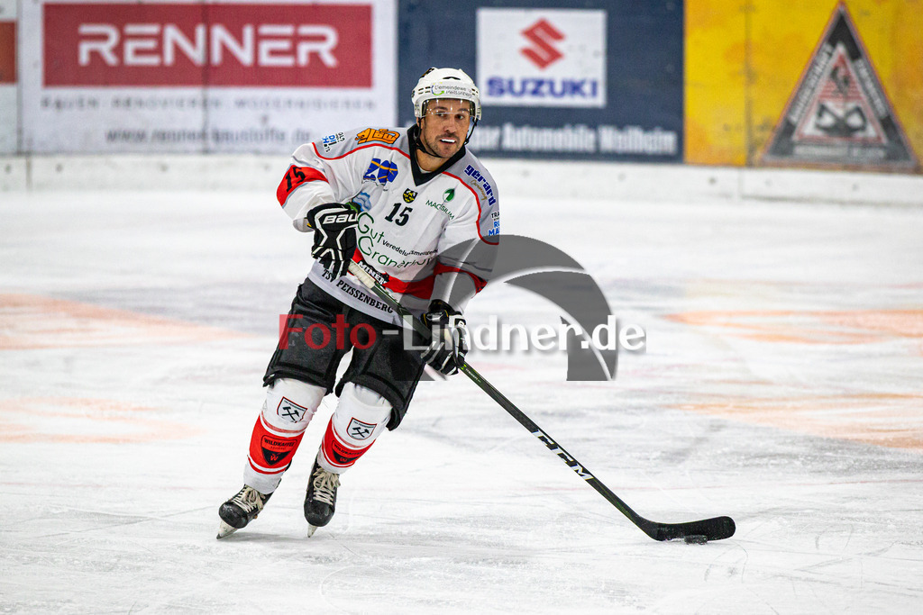 TSV Peißenberg Miners vs Legenden 20 TSV Peißenberg | TSV Peißenberg Legenden 20 Jahre Bayernliga, TSV Peißenberg Miners vs Legenden 20 TSV Peißenberg,Florian Barth (Legenden 15) in Aktion,2024-09-13 in Peißenberg (Eisstadion)Florian Barth (Legenden 15)Copyright: WolfgangxLindner 