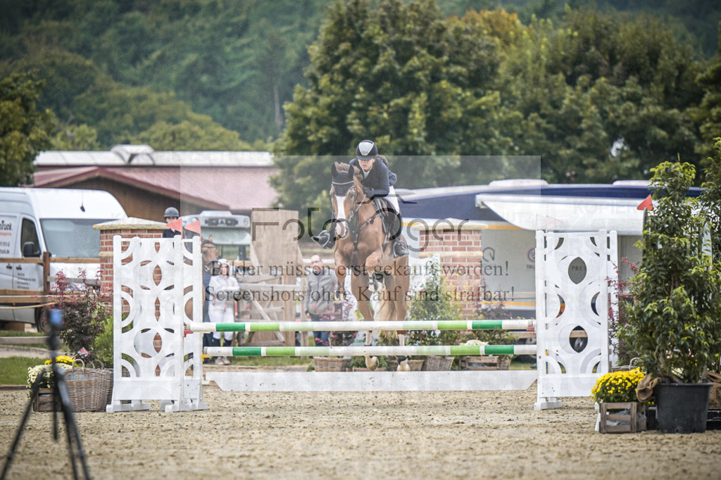 DOS_0820 | Entdecke hochwertige Reitturnierfotos von Foto Oger. Professionell, emotional und authentisch – jetzt Lieblingsmomente im Shop bestellen.Deutschlandweite Turnierfotografie. - Realisiert mit Pictrs.com