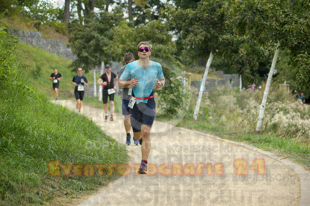 250824_1421_EX1_5947 | Sportfotografie im Rhein-Sieg Kreis, Köln, Bonn, NRW, Rheinland Pfalz, Hessen, etc. Unser Tätigkeitsfeld umfasst den Laufsport vom Volkslauf über den Marathon, Duathlon, Triathon bis zum Ultralauf wie Kölnpfad Ultra oder Schindertrail.