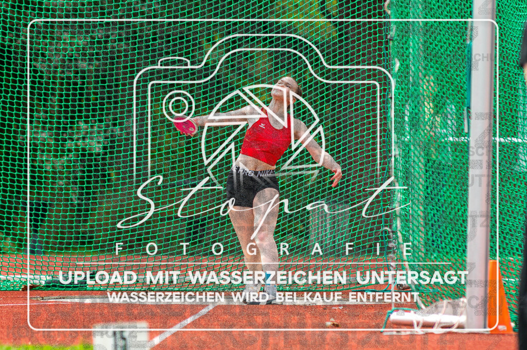 KMHK-1055 | Liv Russmann (TV Jahn Schneverdingen (NI)) bei den Kreismeisterschaften Leichtathletik-Wurf Heidekreis 2026 im Boehmewaldstadion, Soltau (Simon Paul Stopat) - Realisiert mit Pictrs.com