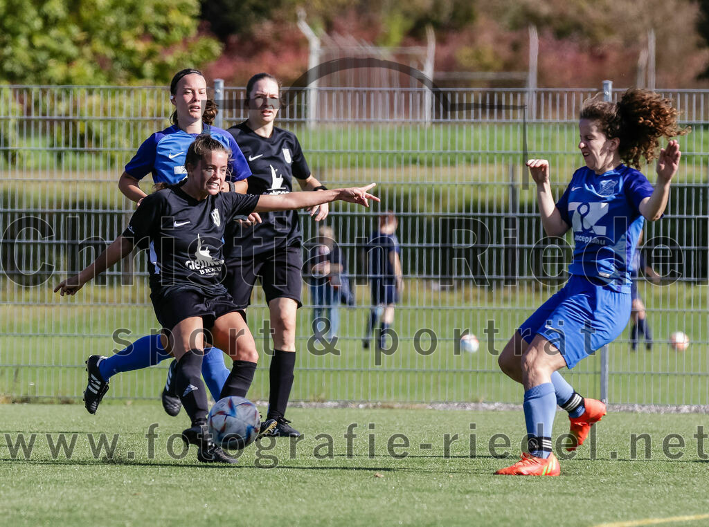 2023-10-21_094_FC_Langengeisling_gegen_TSV_Eching | Erding, Deutschland, 21.10.2023:
Fußball, Bezirksoberliga 2023 / 2024, 8. Spieltag, FC Langengeisling gegen TSV Eching, Endergebnis: 0:0

Monika Bichlmaier (FC Langengeisling, #4)

Foto: Christian Riedel / fotografie-riedel.net