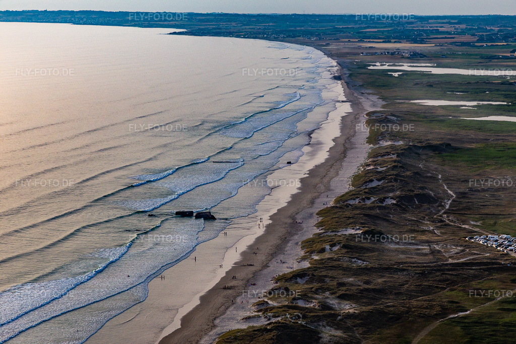 Luftbild: Plage de Kermabec in der Bretagne in Tréguennec im Bundesland Finistère in Frankreich. – Foto: IMG_132542.jpg vom 17.06.2022 durch Werner Riehm/FLY-FOTO.de – Auflösung des Originals: 5472 x 3648 px – réussir vos vacances en Bretagne
