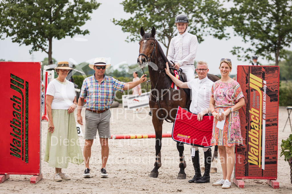 250622_Lemwerder_M2-SprmstAnf-858 | Deine schönsten Turniermomente als professionelle Fotos! Entdecke hochwertige Pferdesport-Fotografie im Online-Shop. Jetzt Fotos finden & bestellen!