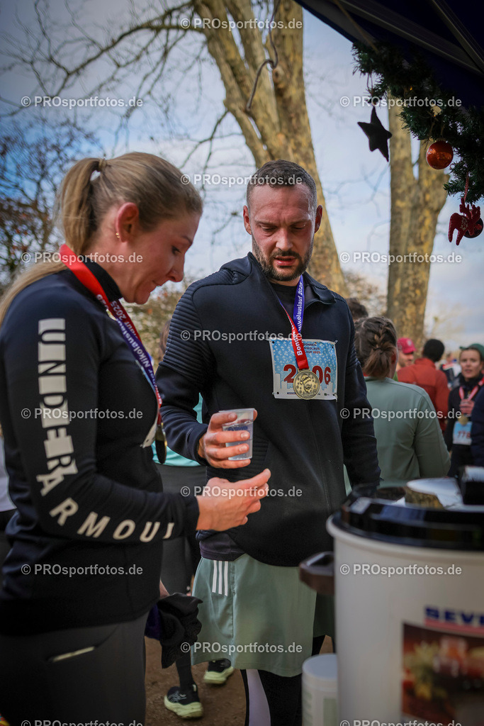 6. Bonner Nikolauslauf; Bonn, 14.12.2025 | Impressionen vom 6. Bonner Nikolauslauf am 14.12.2025 in Bonn (Nordrhein-Westfalen). 
