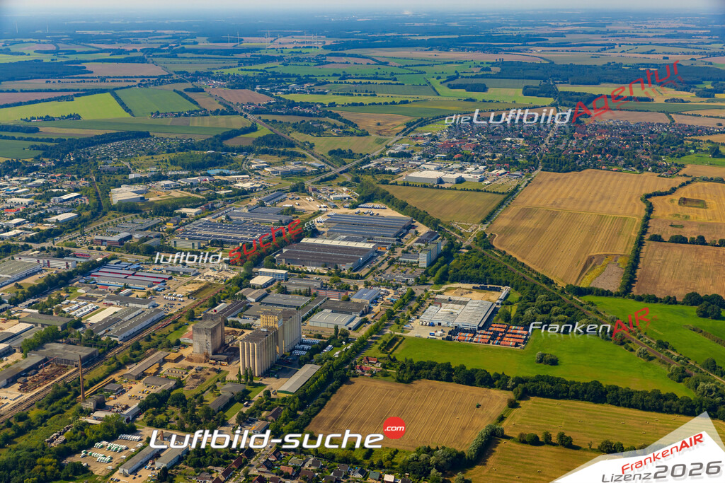 Schöne Luftaufnahme als Geschenk in Wüstmark Schwerin - Die Luftbildaufnahme wurde 2025 vom UL-Flugzeug heraus erstellt ( keine Drohne ) - Hochauflösende Luftaufnahme -Nicht vergleichbar mit Google Maps oder Satelittenbilder- Die Geschenkidee !Mit Lizenz und Bildrechte bestellbar