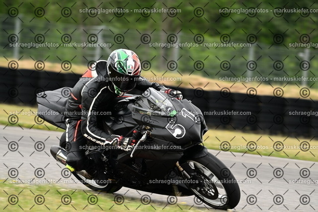 25bt02-1418 | markuskiefer.com - Realisiert mit Pictrs.com