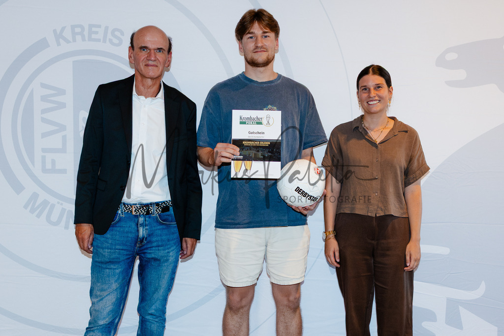 20260702-kreisfußballkonferenz-0100 | Das ist die Fotodatenbank für authentische Sportfotografie aus Münster: Markus Paletta fotografiert Teams, Sportler:innen, Kinder, Events & Unternehmen. - Realisiert mit Pictrs.com
