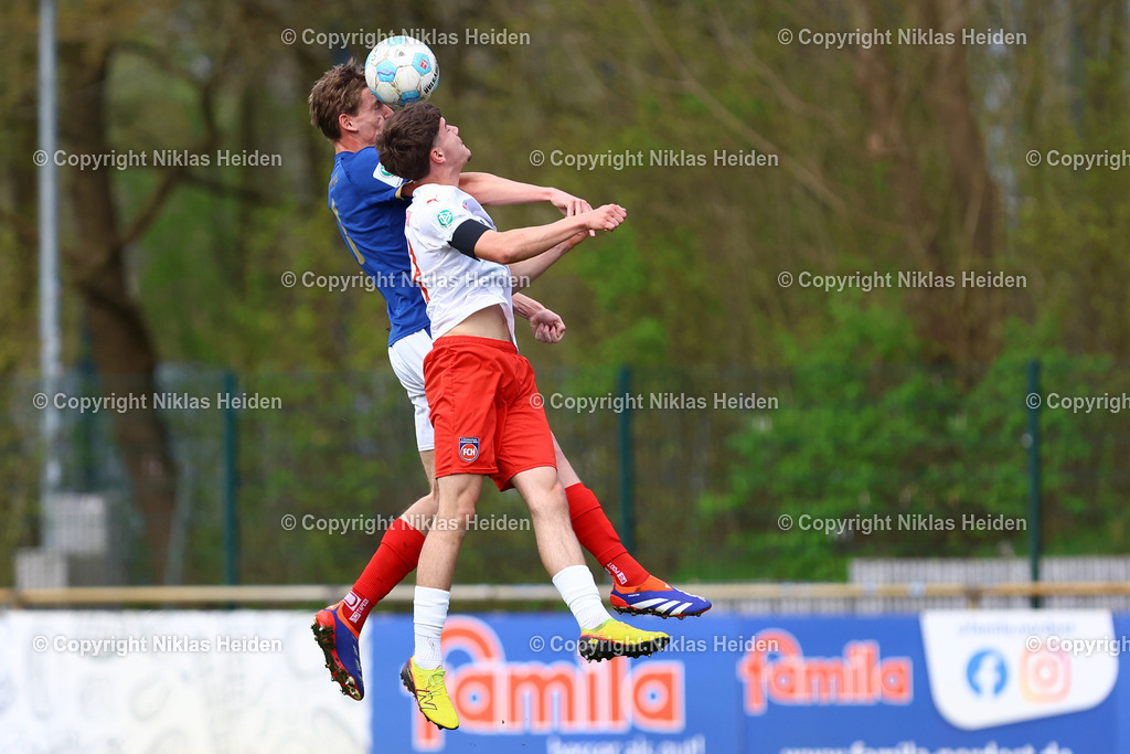 NH_HolsteinKielU19_1FCHeidenheimU19_DFBNachwuchsliga_18042026 | #21 Maximilian Apelt (Holstein Kiel U19), #21 Maximilian Kos (1. FC Heidenheim U19)Fußball I Herren I U19 DFB-Nachwuchsliga Hauptrunde Liga A, Gruppe B I Saison 2025-2026 I 9. Spieltag I Holstein Kiel U19 - 1. FC Heidenheim U19 I 18.04..2026 I Citti-Fußball-Park